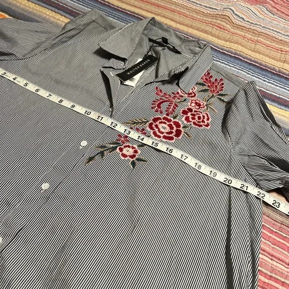 Walter Baker Myron Tunic‎ Black White Pinstripe Embroidered Floral Shirt M - Picture 7 of 8